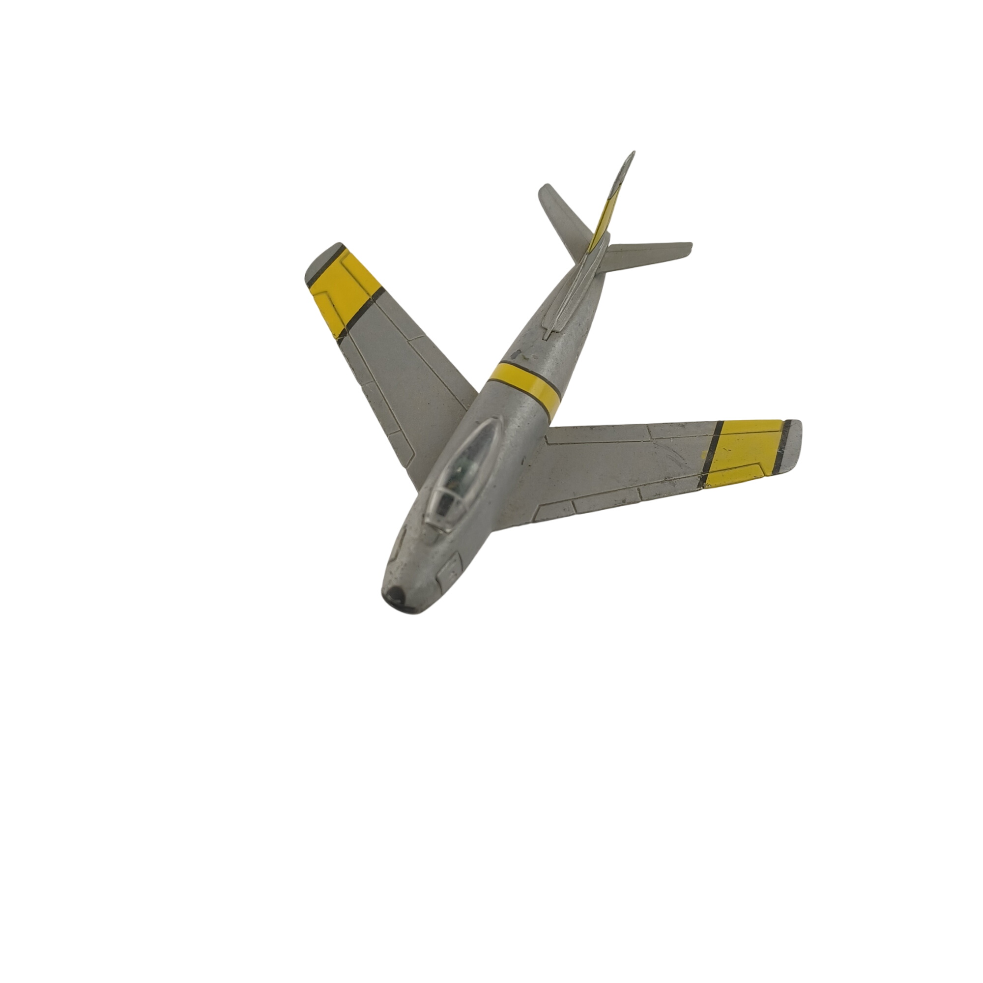 Acheter Avion miniature F-86E Sabre Bon état - 10,00 € Avion miniature F-86E Sabre Bon état - reconditionné disponible sur Label Emmaüs